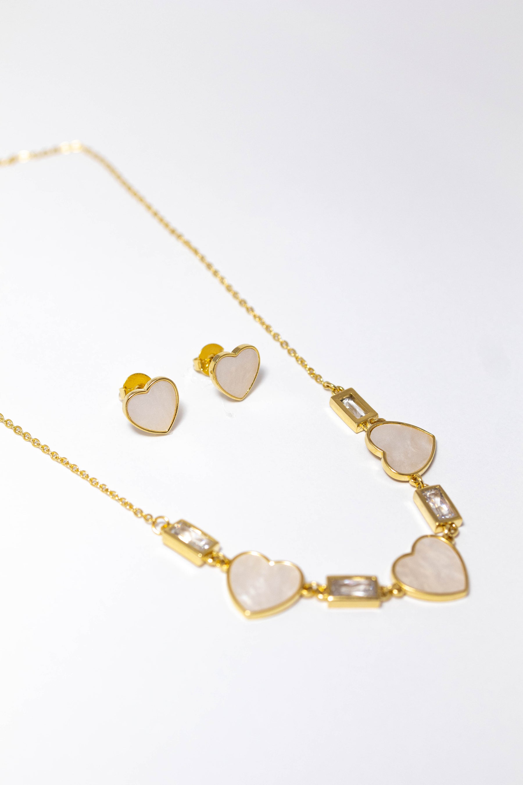 Conjunto Madre Perola Corações Dourado