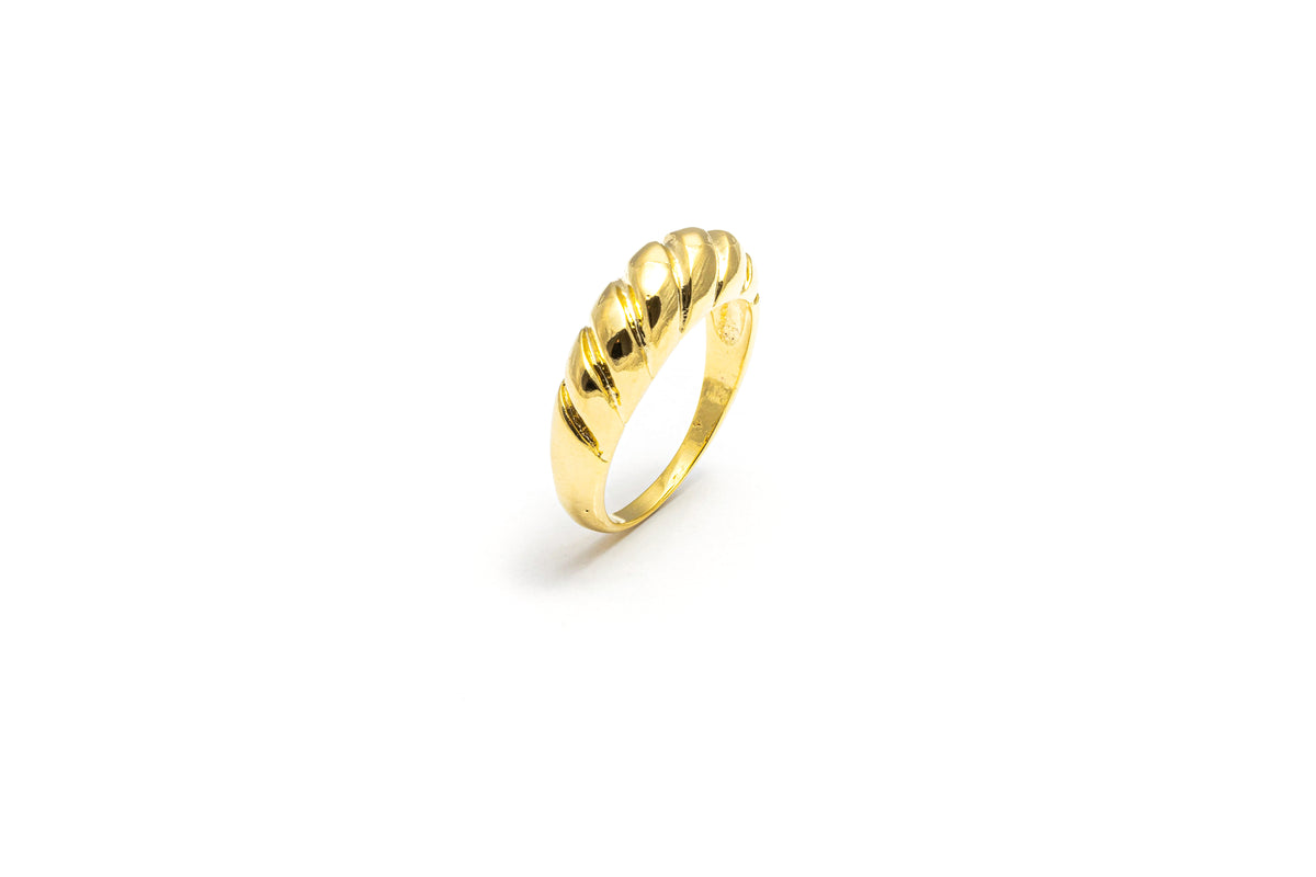 Anel Feminino Croissant Elegante Banhado a Ouro 18k