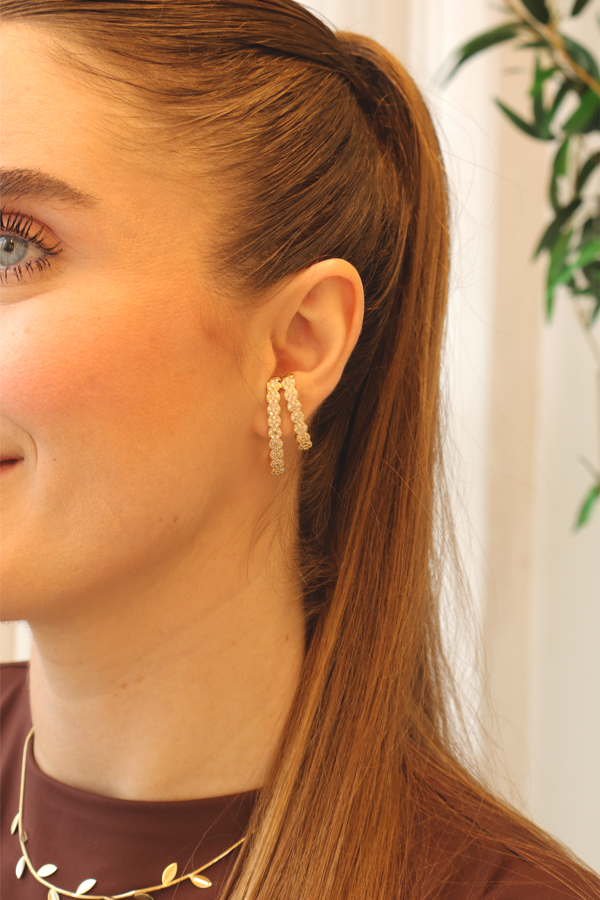 Brinco Earhook Dois Filetes Cravejados
