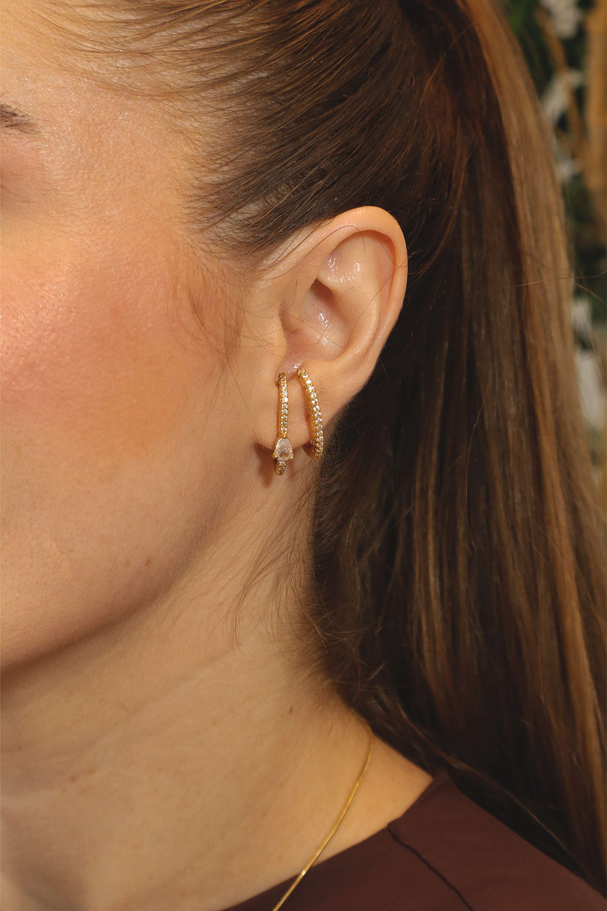 Brinco Earhook Cravejado Cristal