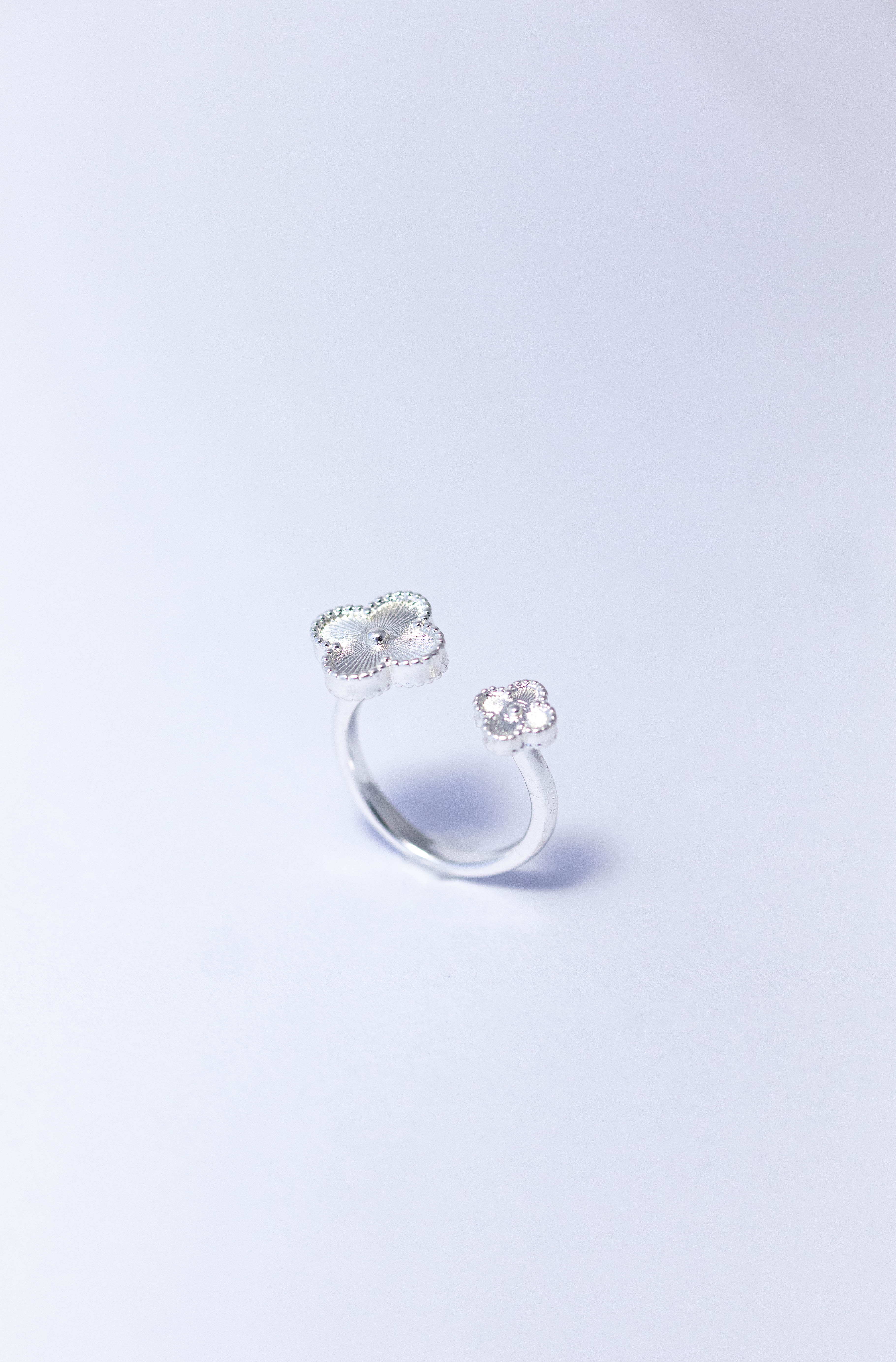 Anel Dois Trevos Regulável Prata