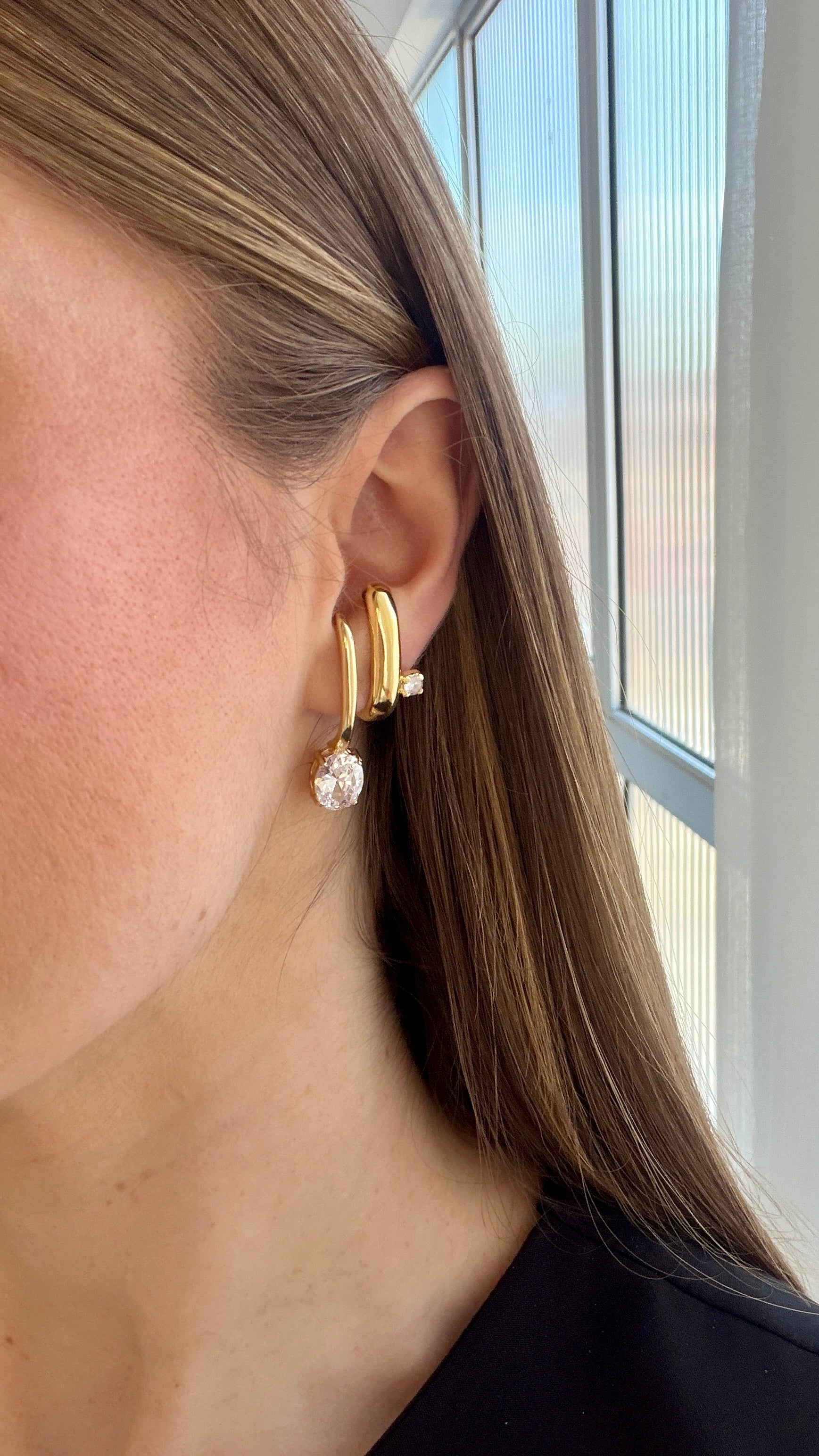 Brinco Earhook Zircônia Oval