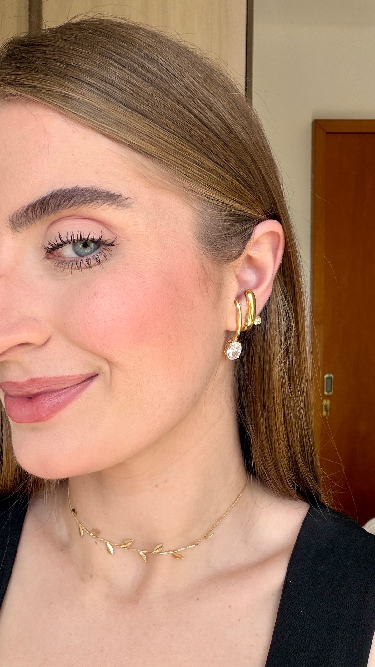 Brinco Earhook Zircônia Oval