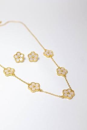 Conjunto Madre Perola Trevos Dourado