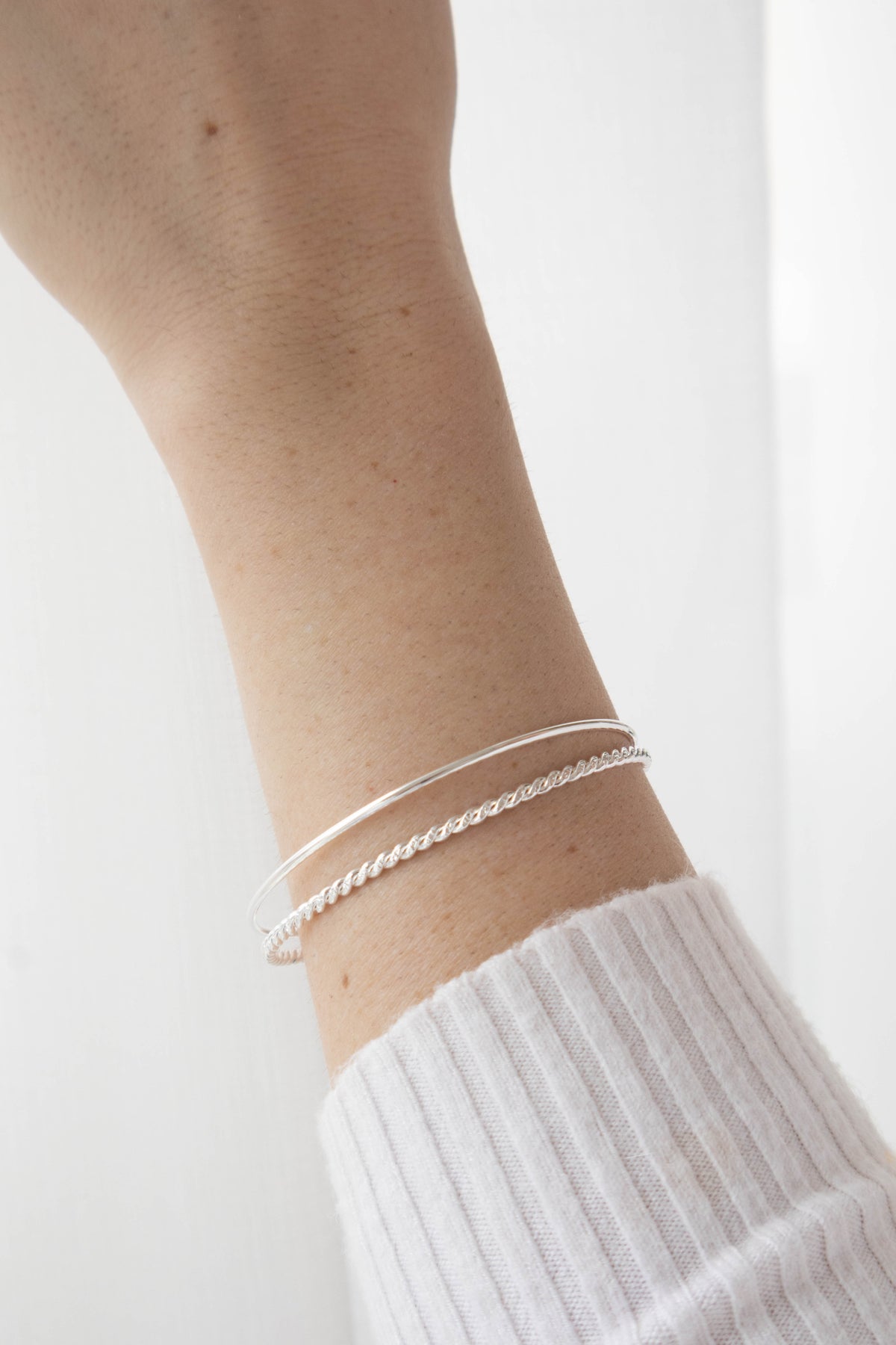 Bracelete Feminino Dois Filetes Elegante Prata