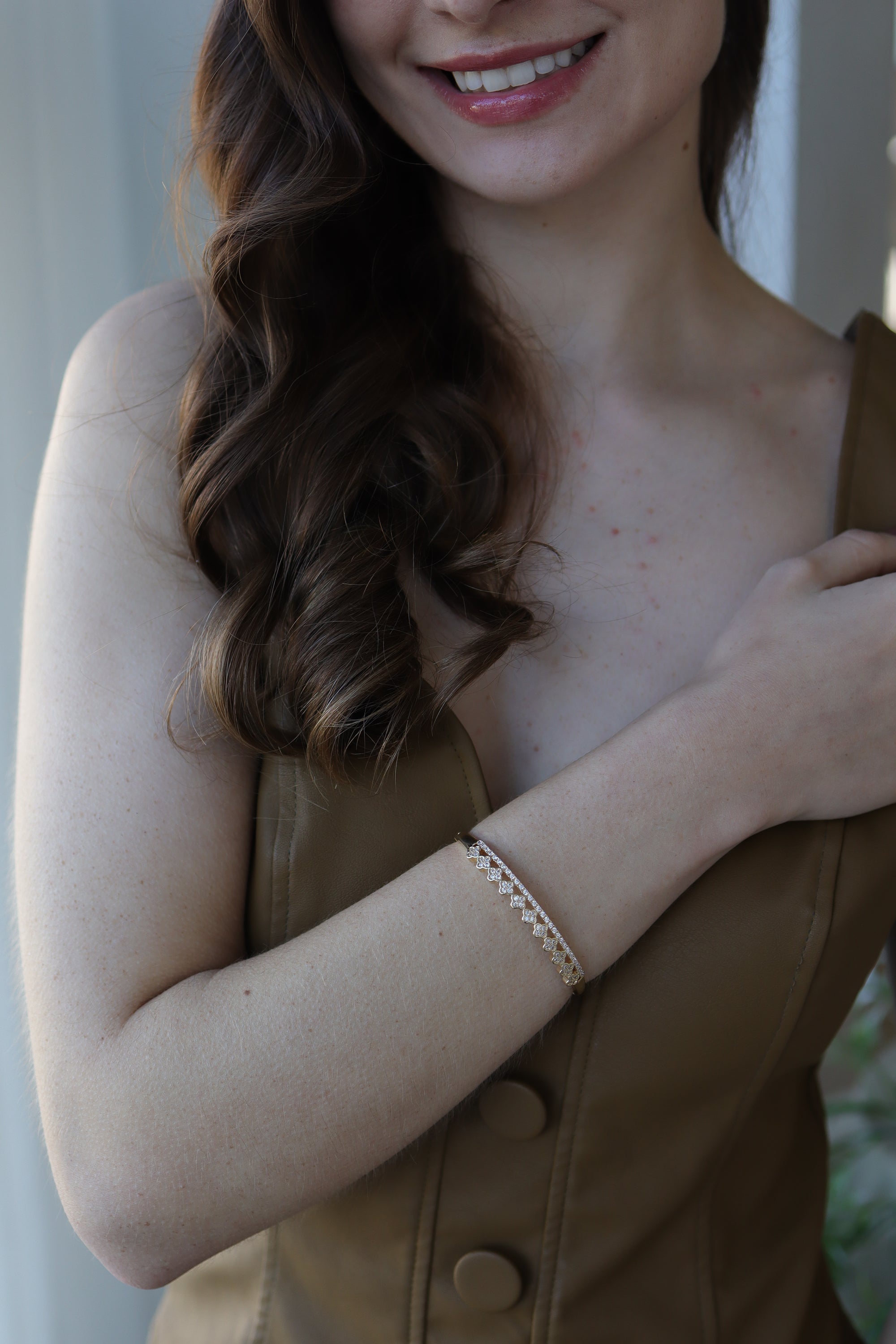 Bracelete Trevos Coroa Zircônia