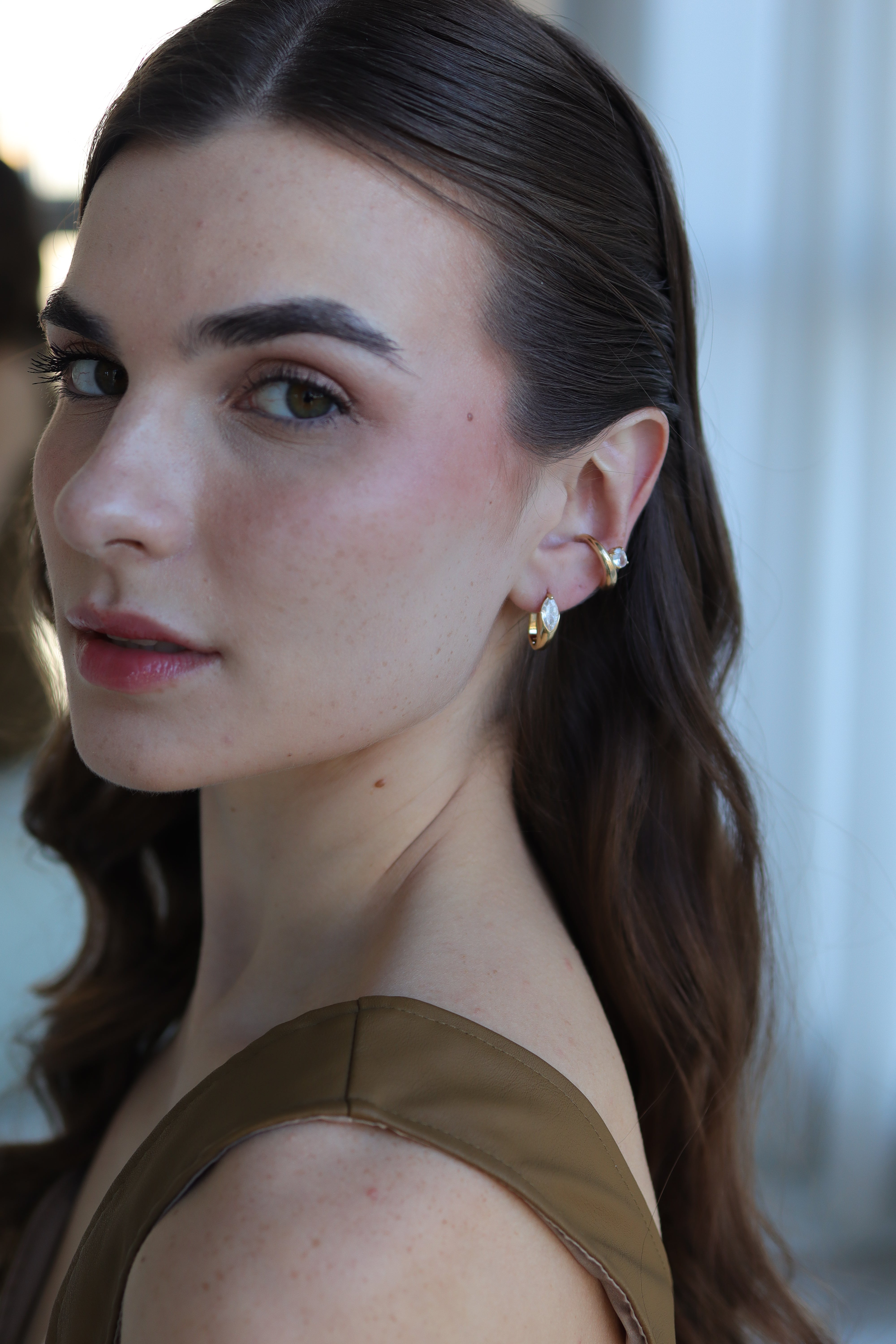 Piercing Ear Hook Dourado