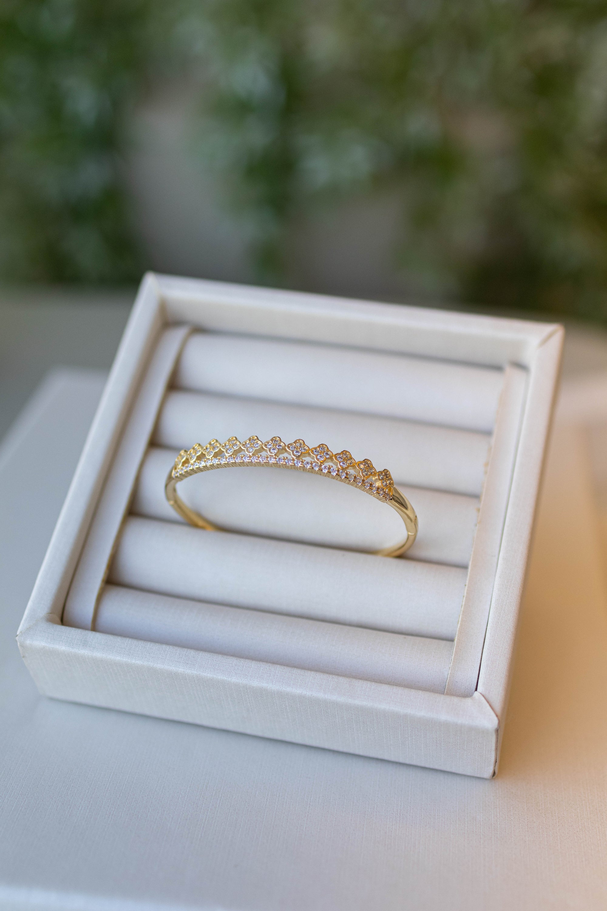Bracelete Trevos Coroa Zircônia