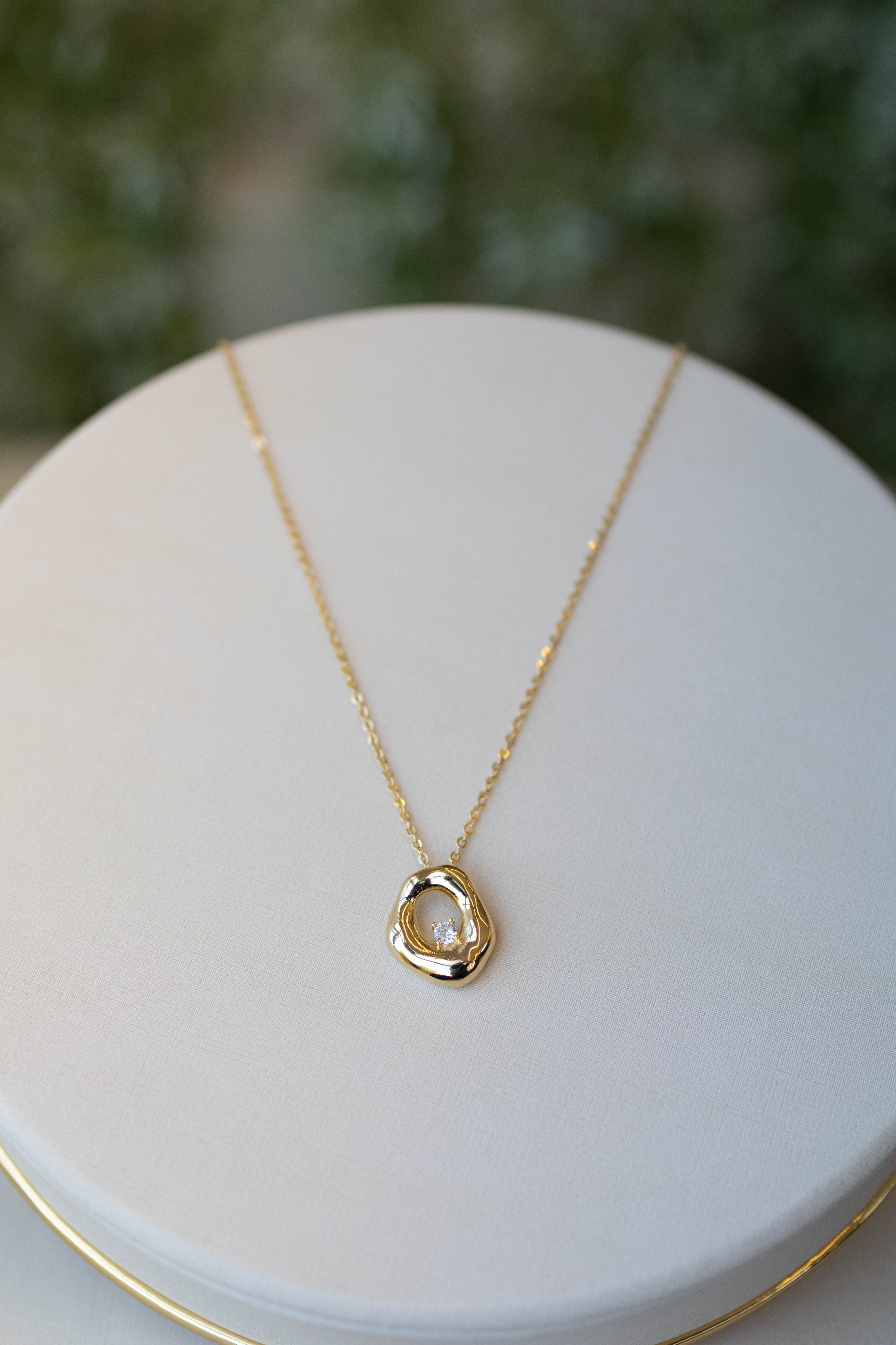 Colar Orgânico Zircônia Dourado