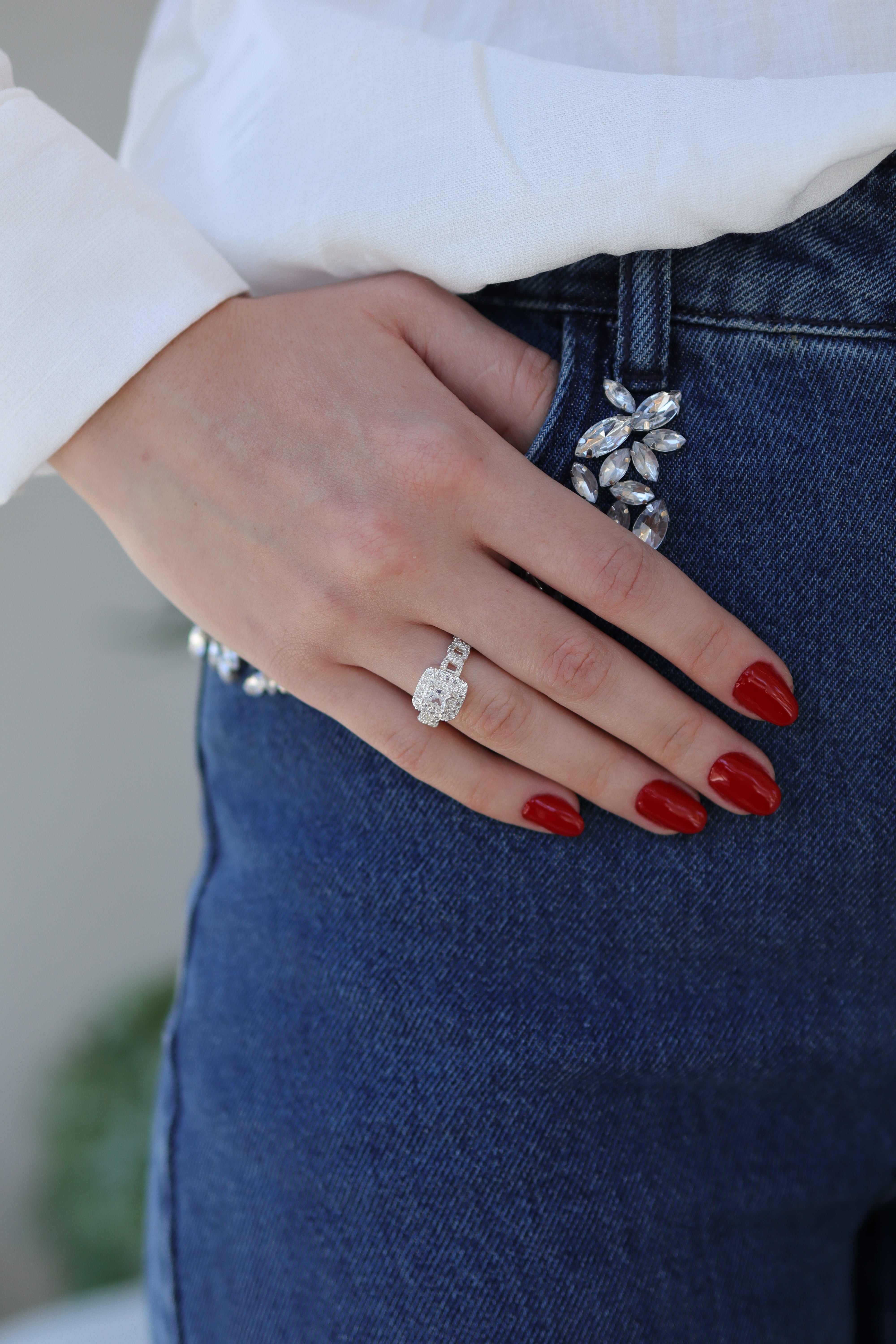 Anel Cravejado Quadrado