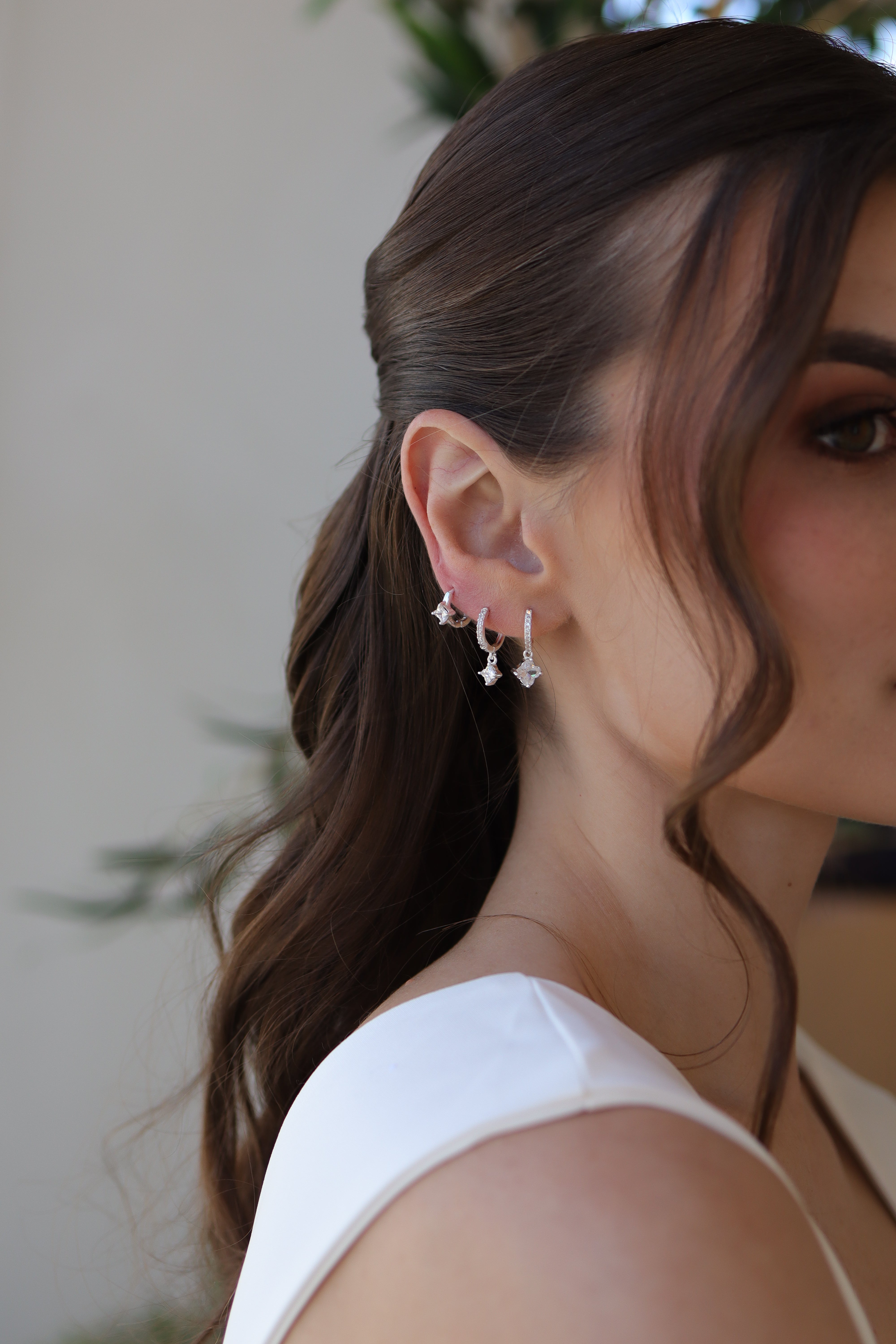 Brinco Trio Argolinhas Florzinhas Zircônia