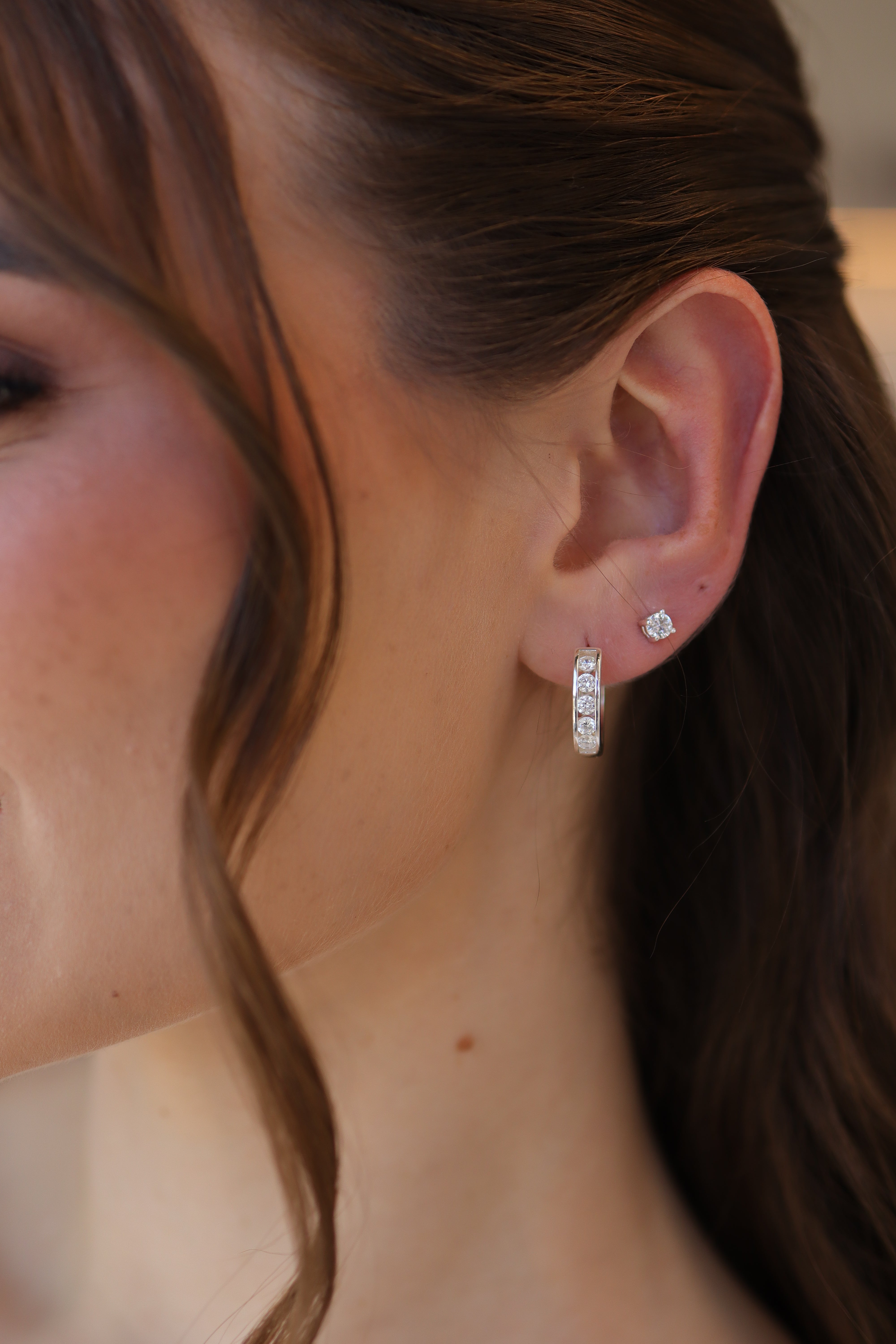 Brinco Argola Zircônias Suspensas