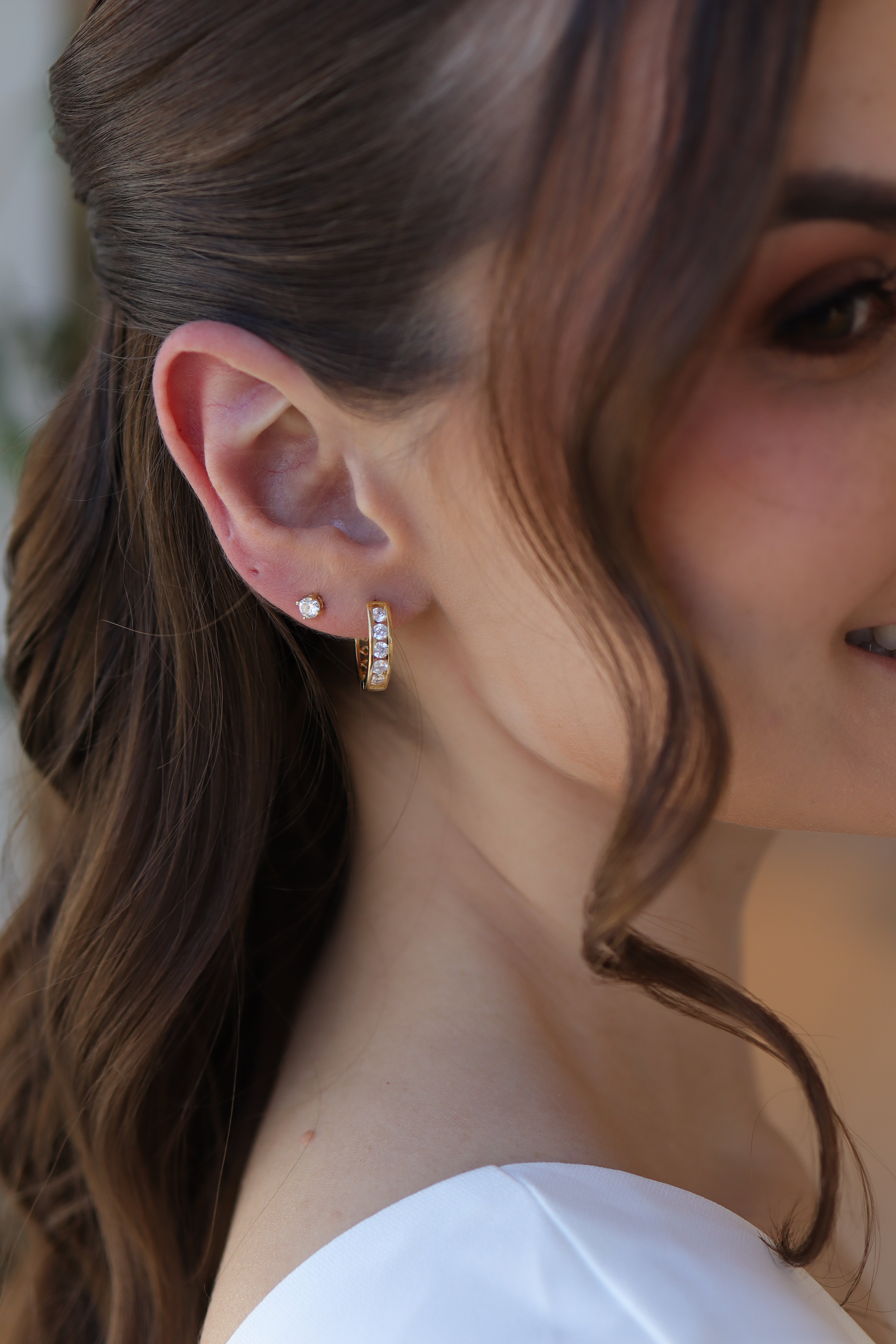 Brinco Argola Zircônias Suspensas