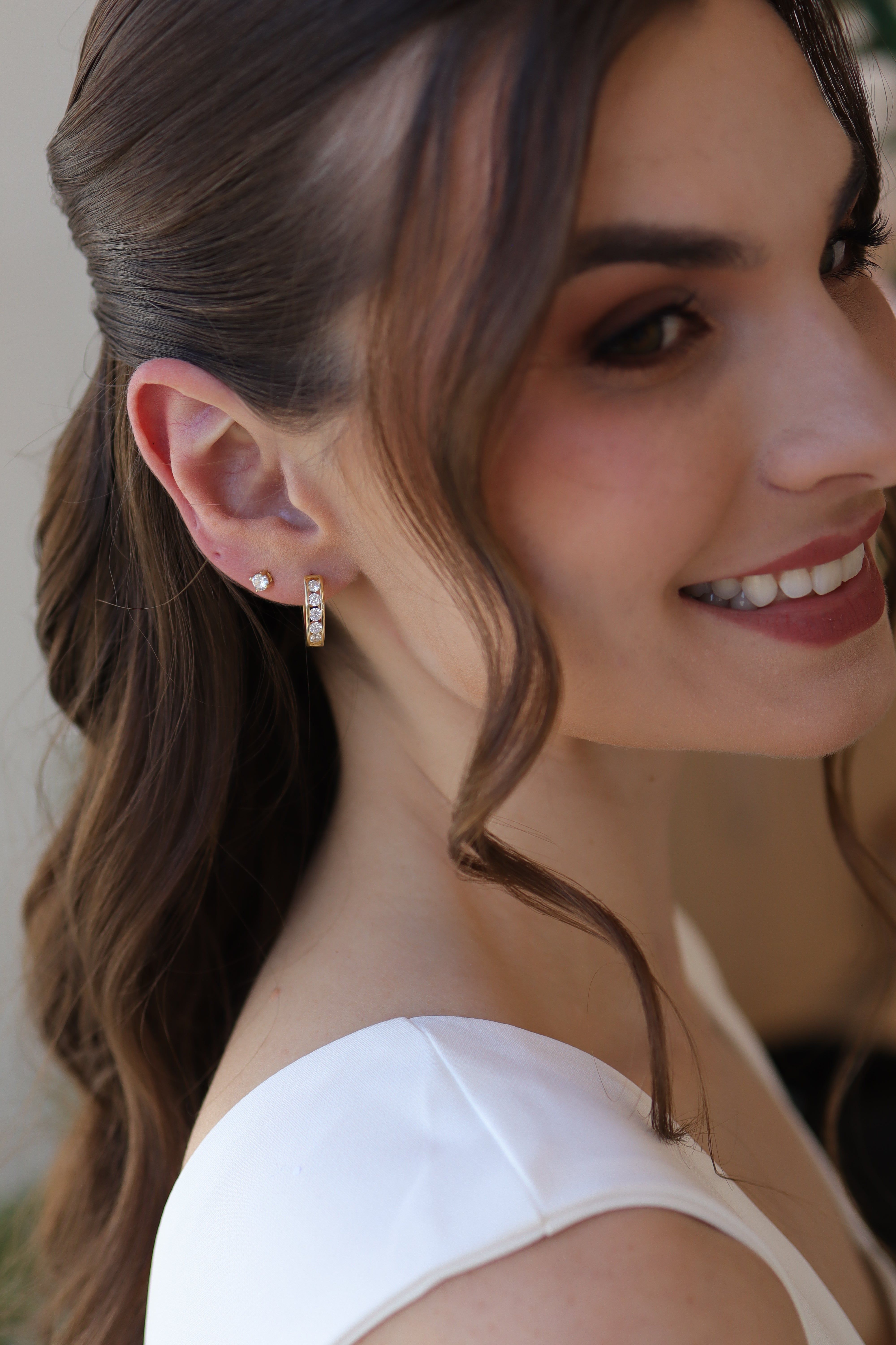 Brinco Argola Zircônias Suspensas