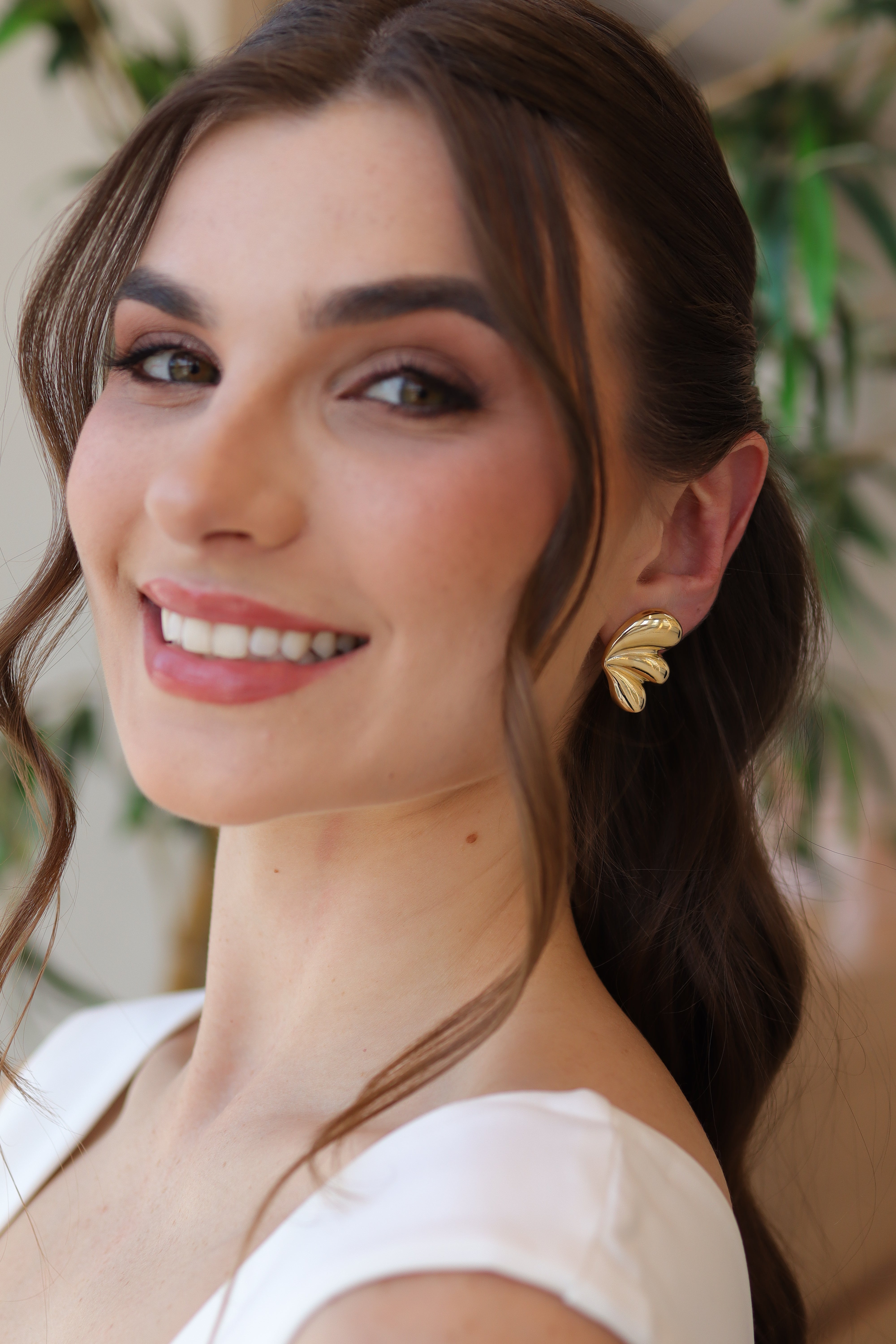 Brinco Asa Arredondada Dourado