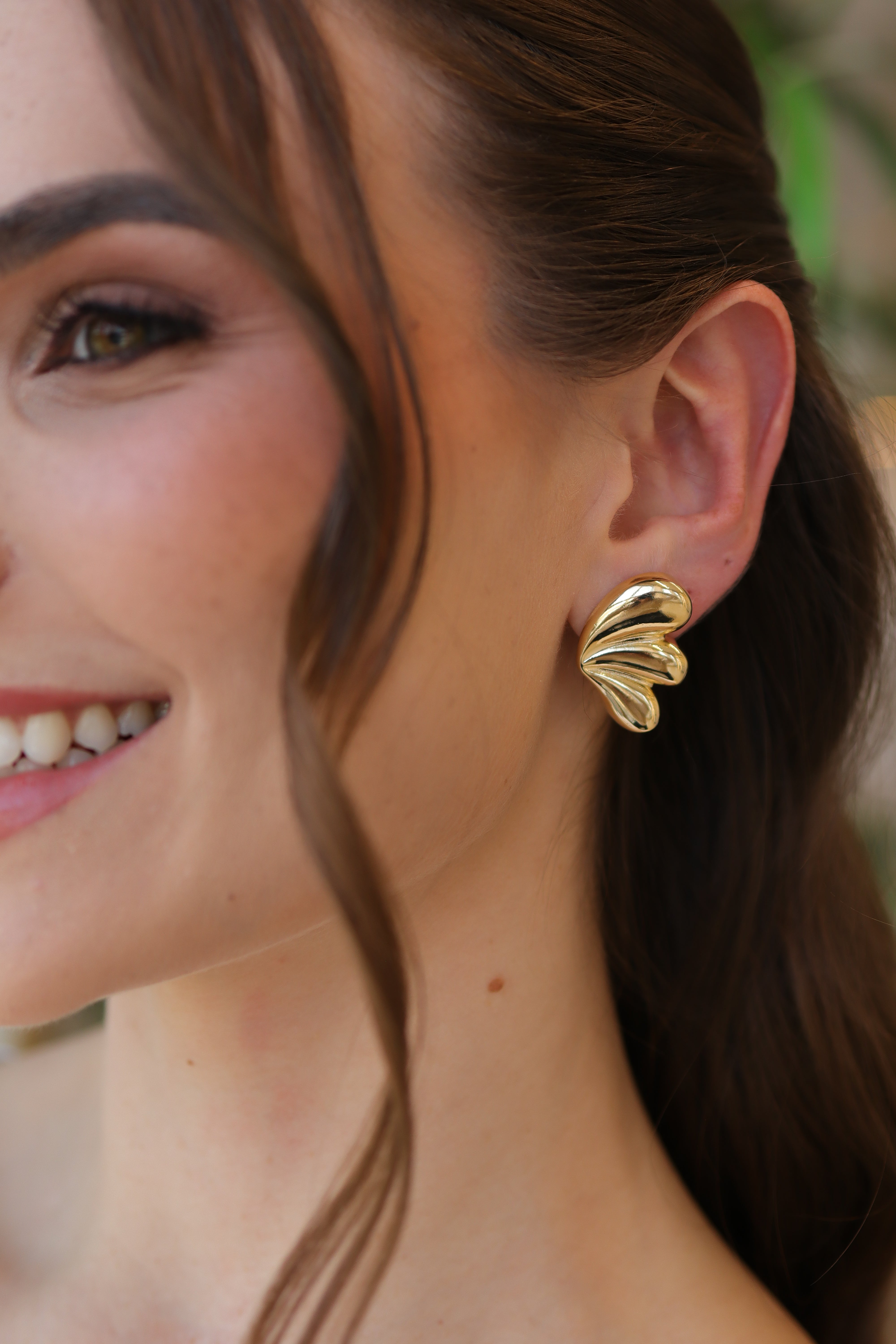 Brinco Asa Arredondada Dourado