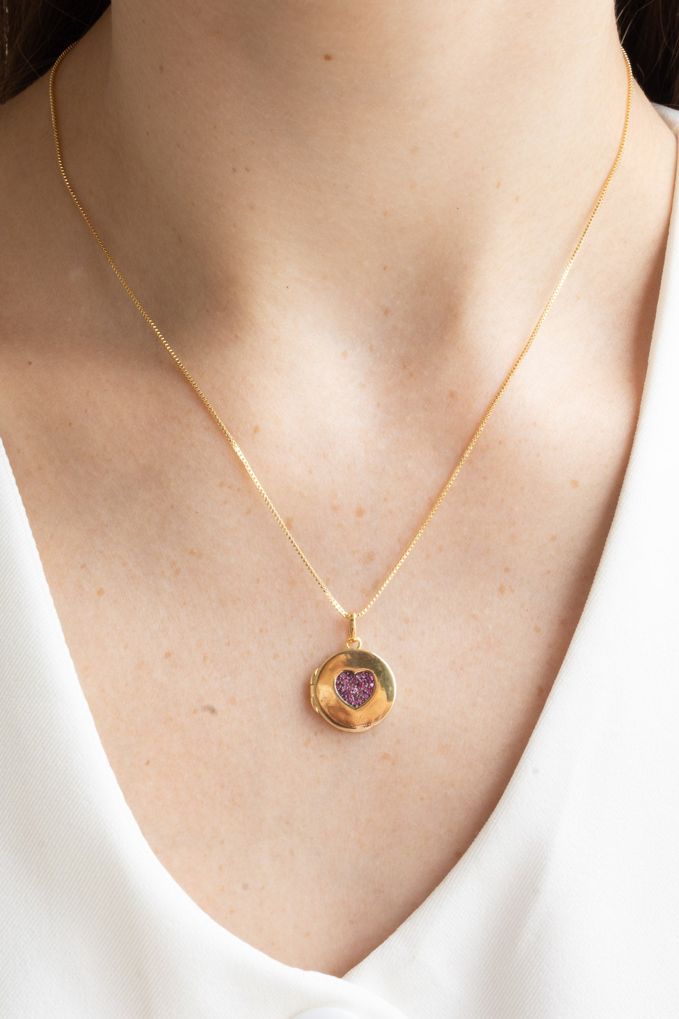 Colar Relicário Coração Dourado